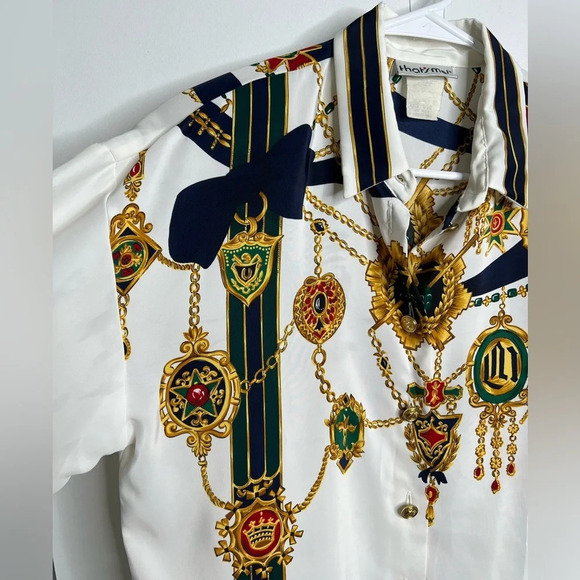 That’s Me! - Vintage Versace Inspired Button Down Top - Chains and bows - Picture 4 of 7